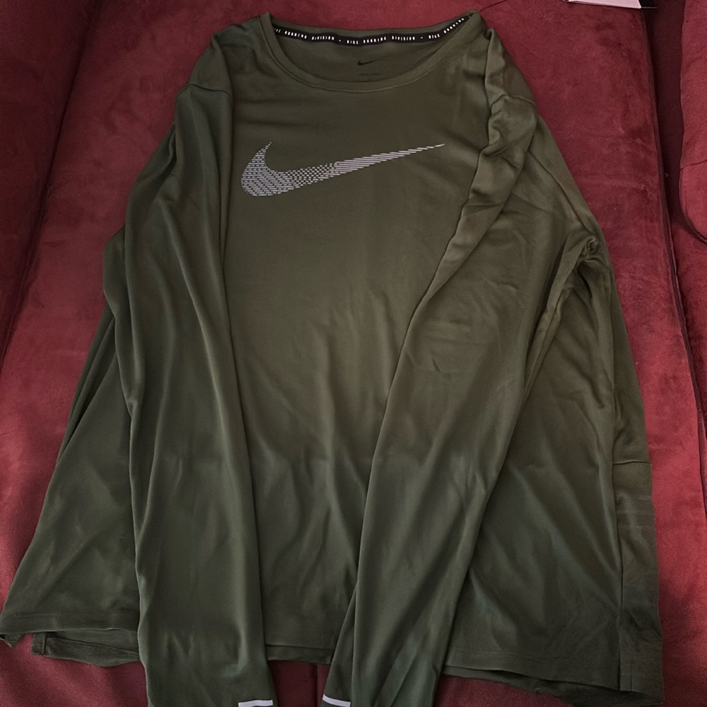 Dri-fit green nike long sleeve shirt